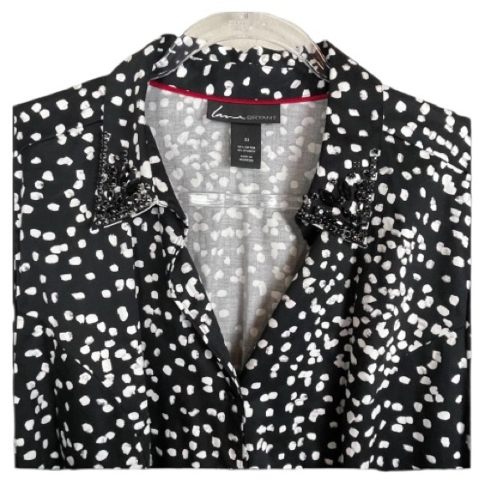 ✨ Lane Bryant Black & White Abstract Print Button-Up Blouse l Size 28 ✨ - Picture 7 of 7